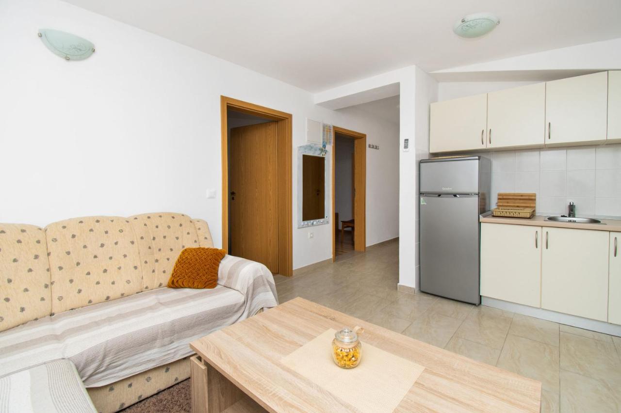 Apartment Tommy Привлака Екстериор снимка