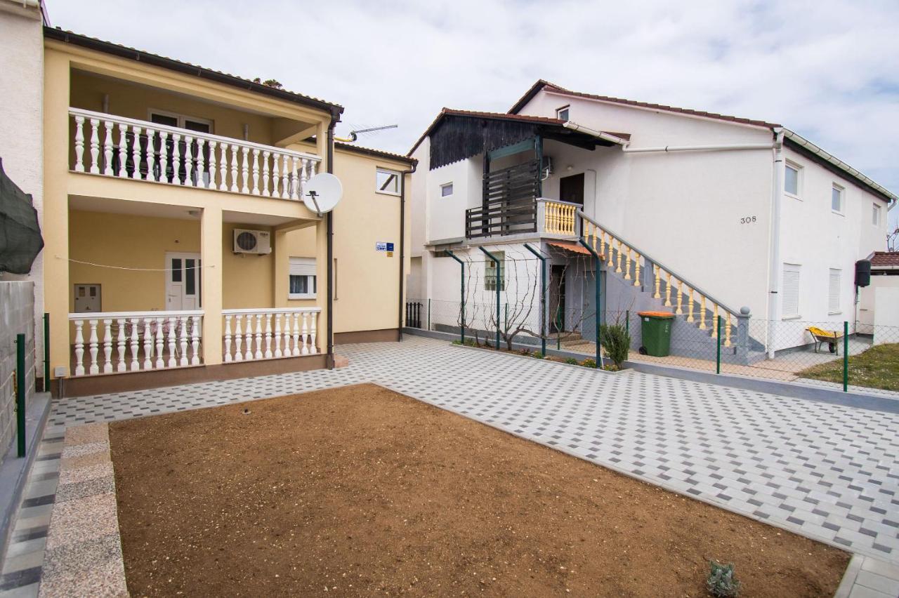 Apartment Tommy Привлака Екстериор снимка